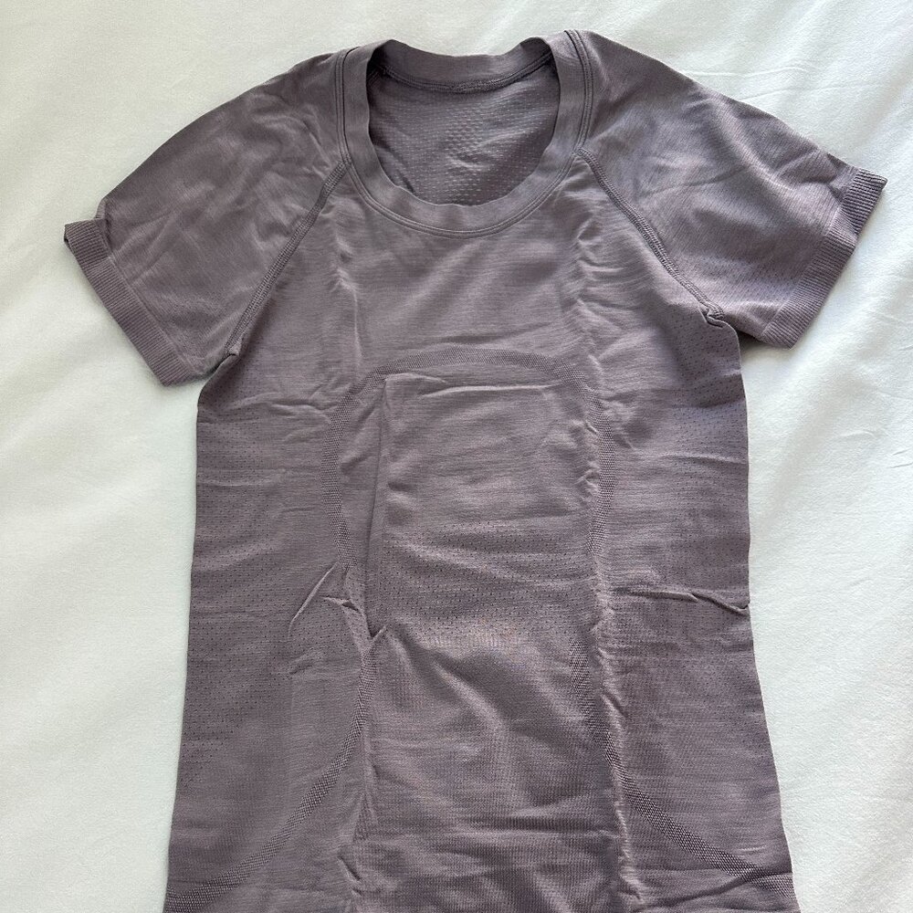 Lululemon Swiftly Short Sleeve Purple Size 2
